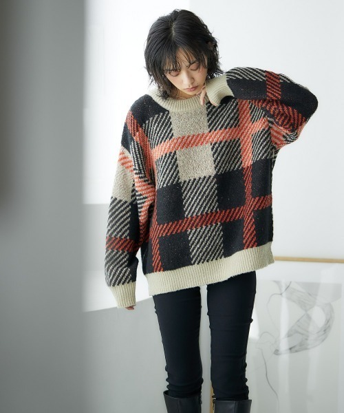 nissen(ニッセン)の「【販売終了】配色ジャガードオーバーサイズニット(ニット/セーター・レディース・ネイビー系/ブラック系/オレンジ系/サックスブルー系/ブルー系その他/グリーン系その他/オレンジ系その他・S-M/L-XL/M-L)」の10枚目の写真
