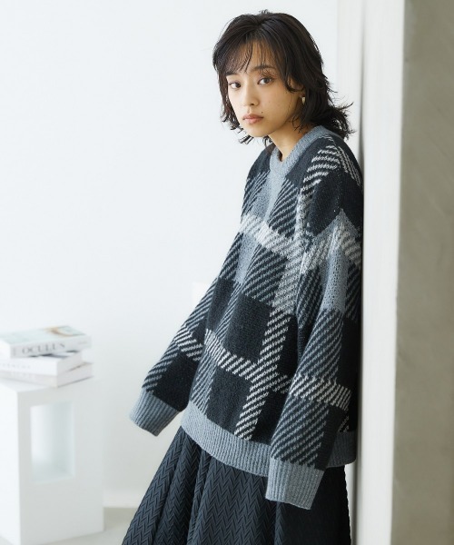 nissen(ニッセン)の「【販売終了】配色ジャガードオーバーサイズニット(ニット/セーター・レディース・ネイビー系/ブラック系/オレンジ系/サックスブルー系/ブルー系その他/グリーン系その他/オレンジ系その他・S-M/L-XL/M-L)」の20枚目の写真