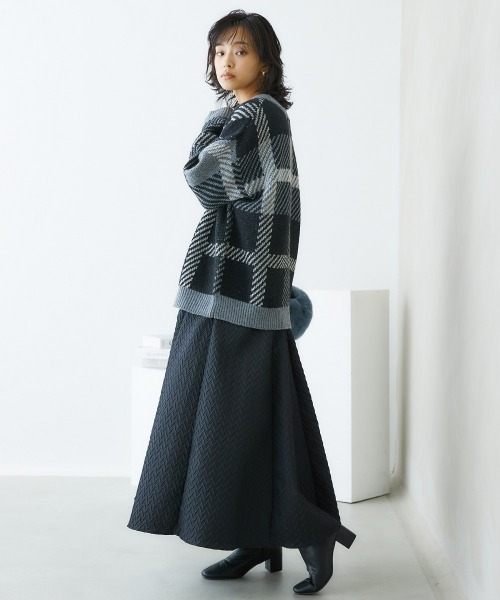 nissen(ニッセン)の「【販売終了】配色ジャガードオーバーサイズニット(ニット/セーター・レディース・ネイビー系/ブラック系/オレンジ系/サックスブルー系/ブルー系その他/グリーン系その他/オレンジ系その他・S-M/L-XL/M-L)」の22枚目の写真