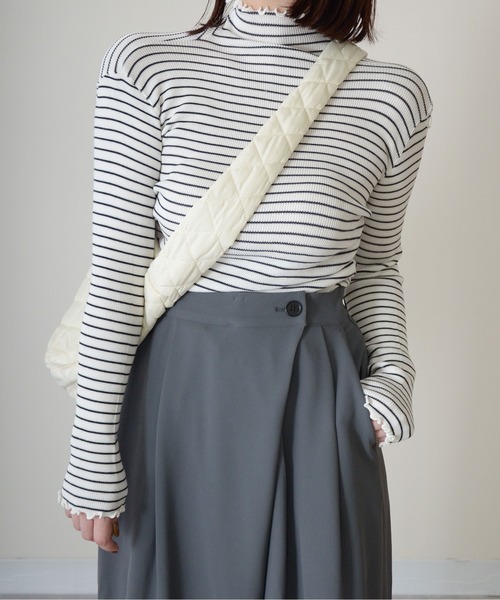 ibeul_（イベール）の「ハイネックメローボーダー長袖ニットトップス（ニット/セーター・レディース・ブラウン/ホワイト/ブラック/アイボリー/グレー・FREE）」の3枚目の写真