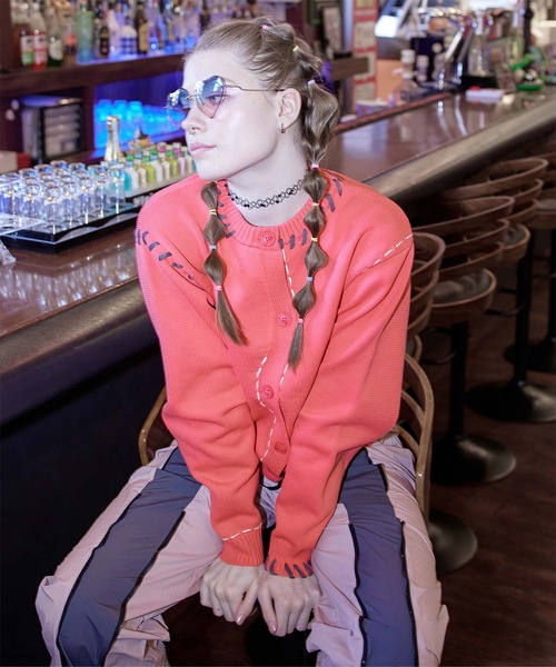 miette（ミエット）の「フロントウェーブ配色ステッチカーディガン（カーディガン/ボレロ・レディース・ブラック/ブルー/グリーン/アイボリー/ピンク・FREE）」の5枚目の写真