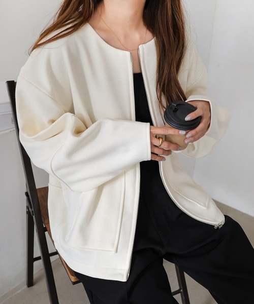 andme（アンドミー）の「ランタンスリーブ裏フリースノーカラーブルゾン（ブルゾン・レディース・チャコールグレー/ブラウン/ブラック/アイボリー・L/M）」の2枚目の写真