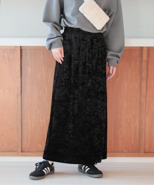 SETUP7（セットアップセブン）の「【SETUP7】クラッシュベロアロングスカート KNF037（スカート・レディース・ブラック/ブラウン・FREE）」の2枚目の写真