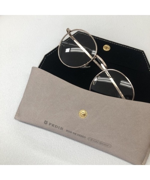 PEDIR（ペディール）の「リアコ メガネケース/PEDIR（メガネ・レディース・ワイン/グリーン/グレイッシュベージュ/ブラック/ネイビー・FREE）」の3枚目の写真