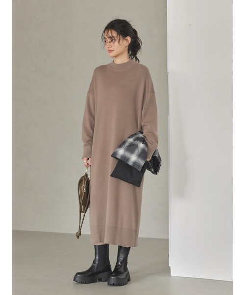 AMERICAN HOLIC(アメリカンホリック)の「【WEB限定】ブラッシュヤーンモックネックニットワンピース(ワンピース・レディース・ブラック/モカ・M/L)」の8枚目の写真