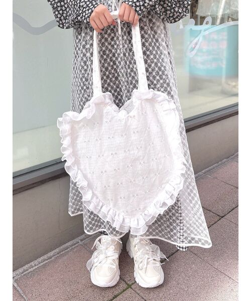 merry jenny（メリージェニー）の「シアーハートフリルトート（トートバッグ・レディース・ブラック/オフホワイト・FREE）」の4枚目の写真