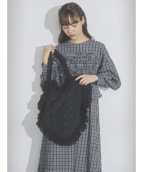 merry jenny（メリージェニー）の「シアーハートフリルトート（トートバッグ・レディース・ブラック/オフホワイト・FREE）」の11枚目の写真