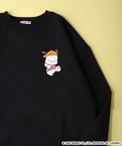 sanrio（サンリオ）の「sanrio characters サンリオキャラクターズ 裏起毛 ビッグシルエットトレーナー（スウェット・レディース・ブラック/ベージュ/ピンク系1/ピンク系2/ライトピンク/ホワイト系1/ブラック系1/ブラック系2/ブラック系3/ブルー系1/オフホワイト/カーキ/サックスブルー/クリーム/ラベンダー/オートミール/ネイビー/オレンジ/ライトグリーン/ブラック系4/ピンクベージュ/サックスブルー系1/ネイビー系1/杢グレー・F）」の5枚目の写真