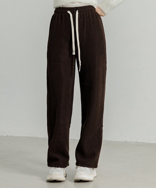 DAY CLOSET（デイ クローゼット）の「【裏起毛/大きいサイズ有/ウエストゴム調整紐付き】冬に暖かコーデュロイワイドシルエットパンツ レディース（その他パンツ・レディース・ダークネイビー/ピンク/アイボリー/ブラック/ブラウン/ダークグレー・M/S/XL/L）」の4枚目の写真