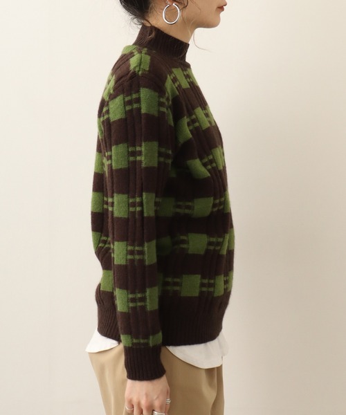 Chiaro（キアロ）の「chiaro 配色ハイネックニット（ニット/セーター・レディース・グリーン/オフホワイト/ネイビー・40）」の8枚目の写真