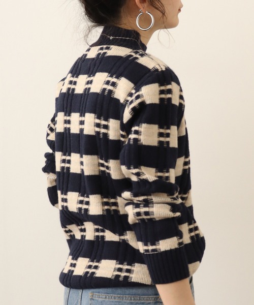 Chiaro（キアロ）の「chiaro 配色ハイネックニット（ニット/セーター・レディース・グリーン/オフホワイト/ネイビー・40）」の11枚目の写真