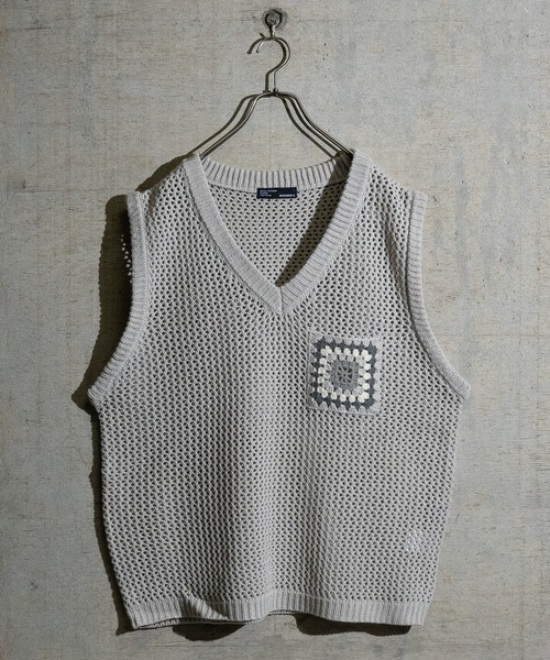 JOHN'S CLOSET（ジョンズクローゼット）の「【a】クロシェポケット オーバーサイズ メッシュベスト（ベスト・メンズ・アイボリー/ブラック/ブルー・MEDIUM/LARGE）」の12枚目の写真