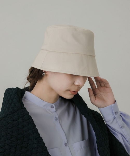 SMELLY(スメリー)の「ダウンブリムバケットハット(ハット・レディース・モカ/アイボリー/ブラック・-)」の7枚目の写真