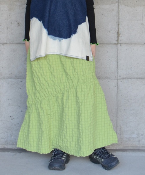 CALMIA(カルミア)の「シャーリングロングスカート/おとな(スカート・レディース・オフホワイト/ブラック/グリーン・160cm)」の1枚目の写真