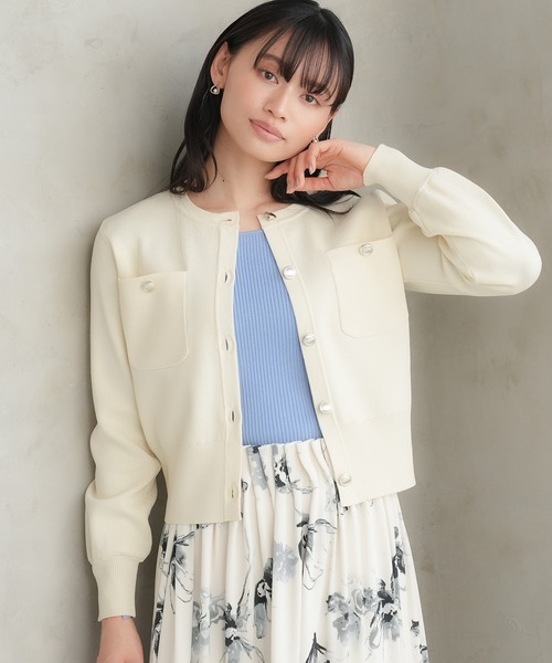 TRUDEA(トルディア)の「スポンディッシュメタルボタンカーディガン(カーディガン/ボレロ・レディース・ネイビー/アイボリー/グレイッシュベージュ/サックスブルー・MEDIUM/LARGE)」の2枚目の写真