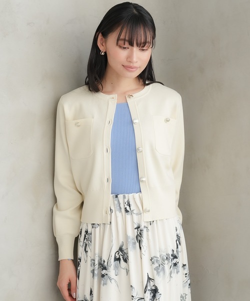 TRUDEA(トルディア)の「スポンディッシュメタルボタンカーディガン(カーディガン/ボレロ・レディース・ネイビー/アイボリー/グレイッシュベージュ/サックスブルー・MEDIUM/LARGE)」の16枚目の写真