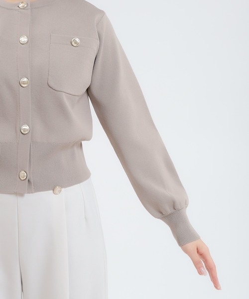 TRUDEA(トルディア)の「スポンディッシュメタルボタンカーディガン(カーディガン/ボレロ・レディース・ネイビー/アイボリー/グレイッシュベージュ/サックスブルー・MEDIUM/LARGE)」の11枚目の写真