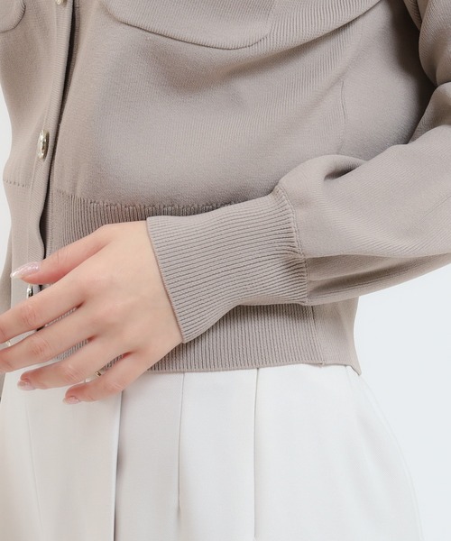 TRUDEA(トルディア)の「スポンディッシュメタルボタンカーディガン(カーディガン/ボレロ・レディース・ネイビー/アイボリー/グレイッシュベージュ/サックスブルー・MEDIUM/LARGE)」の10枚目の写真