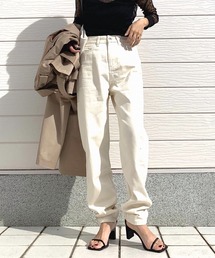 Q | テーパードデニム(デニムパンツ)