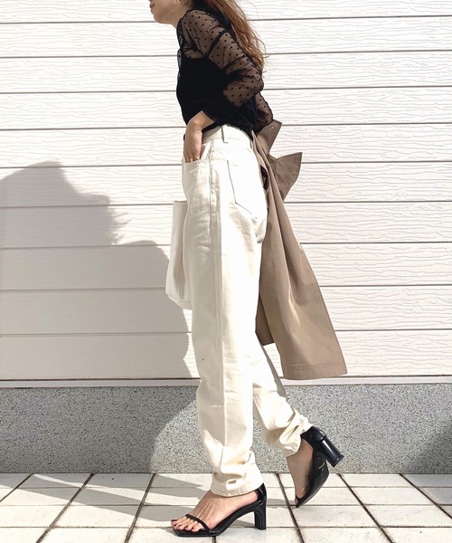 Q（キュー）の「テーパードデニム（デニムパンツ・レディース・アイボリー・MEDIUM/SMALL）」の7枚目の写真