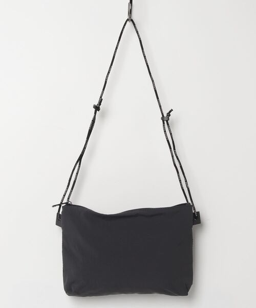FRED PERRY（フレッドペリー）の「Crinkle Nylon Mesh Sacoche