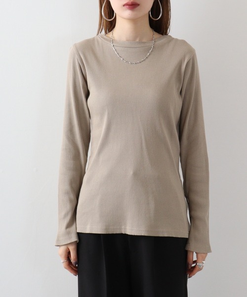 atONE(アットワン)の「atONE 袖スリットプルオーバー(Tシャツ/カットソー・レディース・キャメル/ブラック/グレイッシュベージュ・3L/4L/L/LL/M)」の21枚目の写真