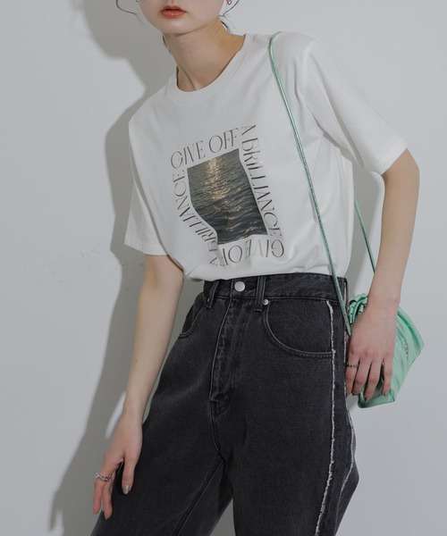 SENSE OF PLACE by URBAN RESEARCH（センスオブプレイスバイアーバンリサーチ）の「グラフィックTシャツ(半袖)（Tシャツ/カットソー・レディース・その他2/その他3/その他1/その他5/その他6/その他4・ONE）」の3枚目の写真