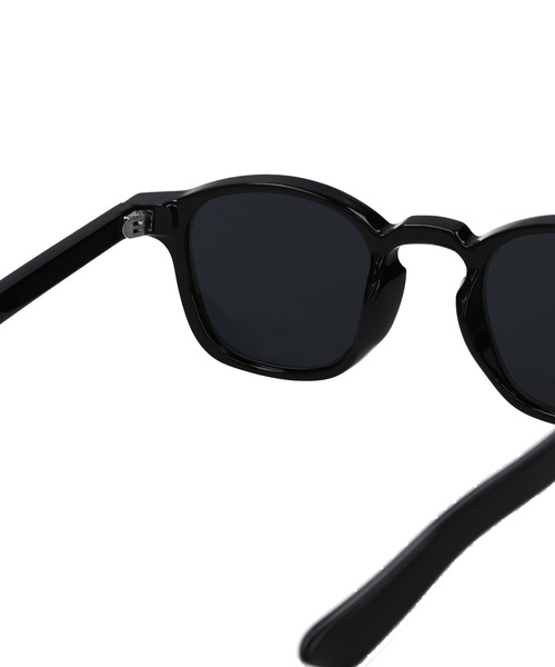 X-girl(エックスガール)の「MILLS LOGO BOSTON FLAME SUNGLASSES(サングラス・レディース・ブラック/イエロー・ONE SIZE)」の7枚目の写真