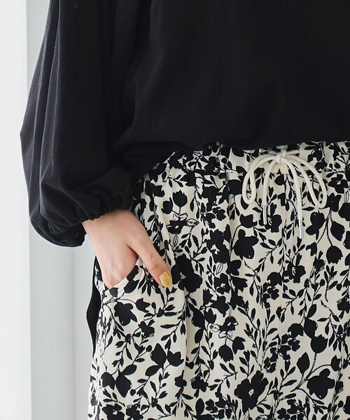 coen（コーエン）の「バイカラーボタニカルプリントテーパードパンツ（その他パンツ・レディース・ネイビー/オレンジ系その他/ナチュラル・L/M）」の13枚目の写真