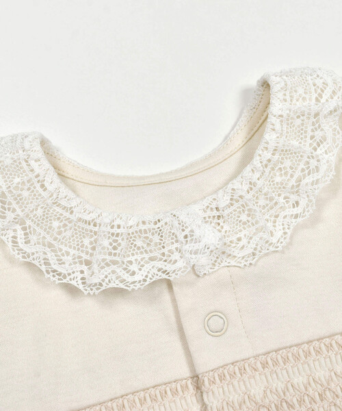 Tartine et Chocolat（タルティーヌエショコラ）の「レース襟付きスモッキング刺しゅう2Wayオールベビー(50~75cm)（ロンパース・キッズ・イエロー/オフホワイト/ピンク・FREE）」の10枚目の写真