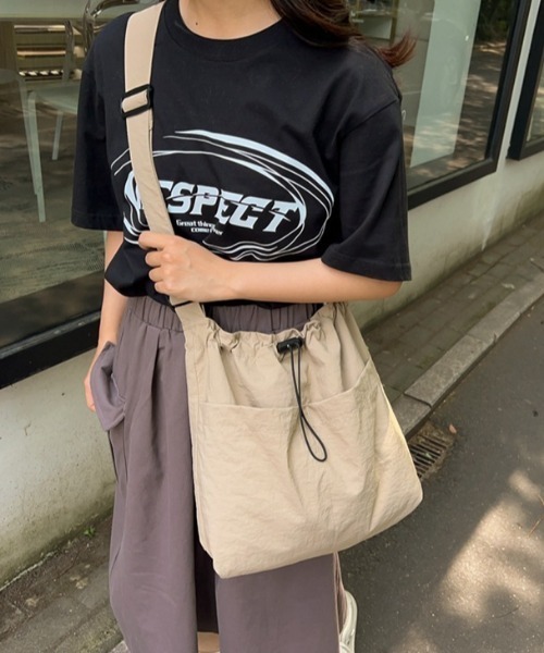 MGV(エムジーヴィー)の「ドローコードショルダーバッグ(ショルダーバッグ・メンズ・カーキ/ブラック/グリーン/アイボリー・FREE)」の13枚目の写真