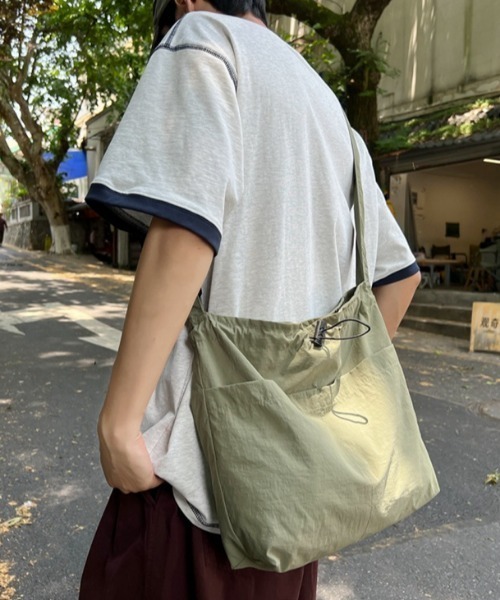MGV(エムジーヴィー)の「ドローコードショルダーバッグ(ショルダーバッグ・メンズ・カーキ/ブラック/グリーン/アイボリー・FREE)」の9枚目の写真