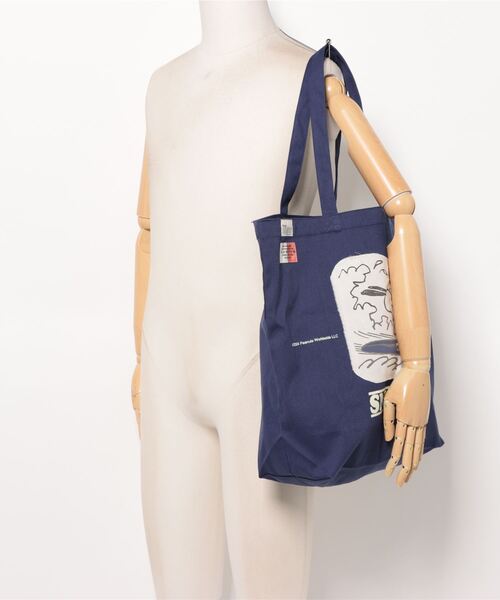 SNOOPY×OLD BETTY'S(スヌーピーカケルオールドベティーズ)の「スヌーピー【SNOOPY】Canvas Tote Bag(L) ワッペン SURFIN(トートバッグ・レディース・カーキ/グリーン/オリーブ/インディゴブルー・L)」の8枚目の写真