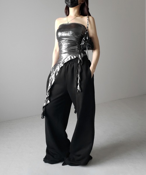 me+em select(ミームセレクト)の「※※【 2color 】アシンメトリーフリルメタリックベアトップス / asymmetry frill metallic bare tops(その他トップス・レディース・シルバー/ブラック・FREE)」の8枚目の写真