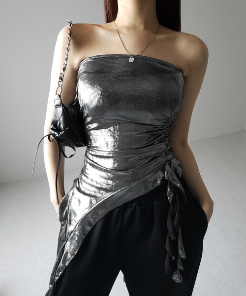 me+em select(ミームセレクト)の「※※【 2color 】アシンメトリーフリルメタリックベアトップス / asymmetry frill metallic bare tops(その他トップス・レディース・シルバー/ブラック・FREE)」の11枚目の写真
