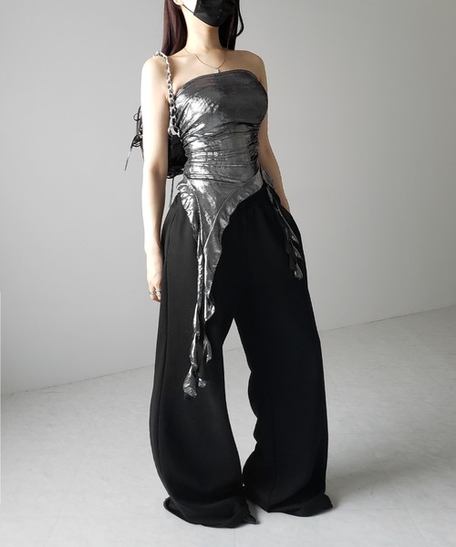 me+em select(ミームセレクト)の「※※【 2color 】アシンメトリーフリルメタリックベアトップス / asymmetry frill metallic bare tops(その他トップス・レディース・シルバー/ブラック・FREE)」の7枚目の写真