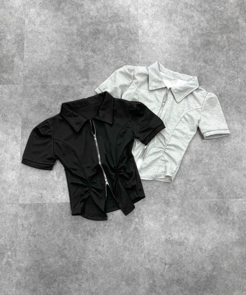 LVEU.(ラブユ.)の「【LVEU.】ダブルジップシャーリングトップス / トップス カットソー ダブルジップ ファスナー 襟付き シャーリング クロップド ショート ブラック グレー(Tシャツ/カットソー・レディース・グレー/ブラック・FREE)」の18枚目の写真