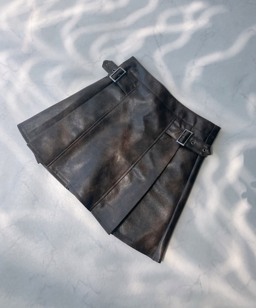 AS KNOW AS plus（アズノゥアズプラス）の「◇フェイクレザー ベルト付きプリーツミニスカート（スカート・レディース・ブラック系/ブラウン系・FREE）」の21枚目の写真