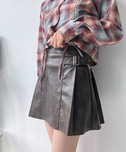 AS KNOW AS plus（アズノゥアズプラス）の「◇フェイクレザー ベルト付きプリーツミニスカート（スカート・レディース・ブラック系/ブラウン系・FREE）」の10枚目の写真