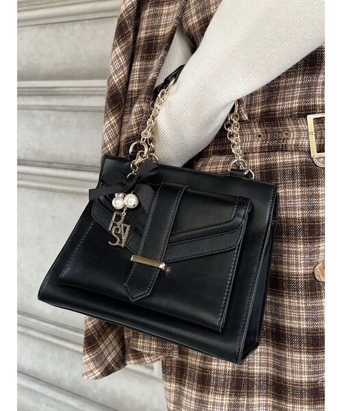 RESEXXY（リゼクシー）の「ロゴモチーフバッグチャーム（キーホルダー・レディース・ピンク/ブラック・FREE）」の4枚目の写真