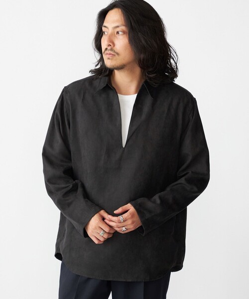 SHIPS(シップス)の「BENCH MARKING SHIRT: スキッパー ポリエステル フェイクスエード シャツ(シャツ/ブラウス・メンズ・グレー/ダークグレー/ベージュ・SMALL/MEDIUM/LARGE)」の2枚目の写真