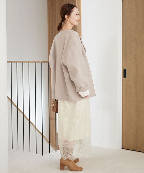 SLOBE IENA（スローブイエナ）の「souple woolダブルフェイスノーカラーコート（ノーカラーコート・レディース・ベージュ/ネイビー・FREE）」の13枚目の写真