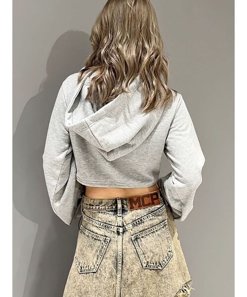 GYDA（ジェイダ）の「MCPスピンドルショートスウェットパーカー（パーカー・レディース・グレー/レッド/ブラック・FREE）」の6枚目の写真