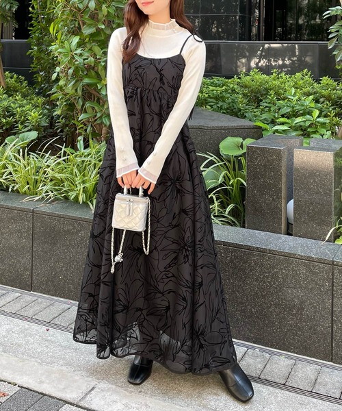 clear（クリア）の「【低身長サイズ有】フロッキープリントキャミソールワンピース [大人可愛い スタイルアップ]≪2024AW新作≫（ワンピース・レディース・ブラック/チャコールグレー/ピンク/グレー・F/XS）」の5枚目の写真