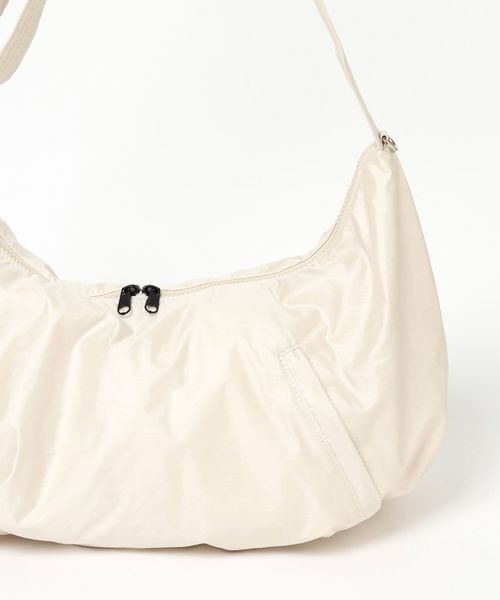 LOWRYS FARM（ローリーズファーム）の「ハーフムーンショルダーＢＡＧ　 202292（ショルダーバッグ・レディース・アイボリー/ブラック/シルバー・FREE）」の10枚目の写真