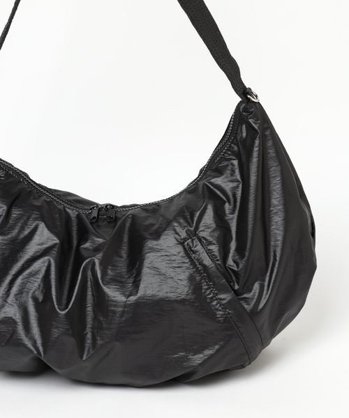 LOWRYS FARM（ローリーズファーム）の「ハーフムーンショルダーＢＡＧ　 202292（ショルダーバッグ・レディース・アイボリー/ブラック/シルバー・FREE）」の11枚目の写真