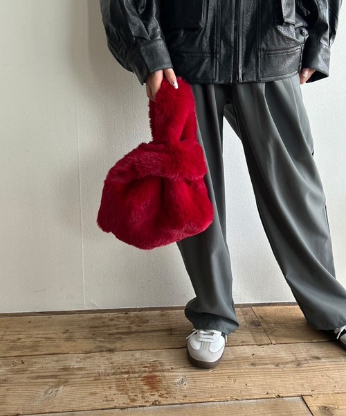 Kotoe（コトエ）の「【9色展開】 カラーエコファーバッグ ワンハンドルバッグ（ハンドバッグ・レディース・ワイン/ブルー/ピンク/キャメル/モカ/ベージュ/ダークグレー/ブラック/カーキ・FREE）」の10枚目の写真