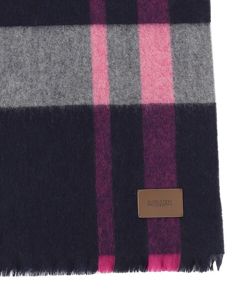 MACKINTOSH PHILOSOPHY（ﾏｯｷﾝﾄｯｼｭ ﾌｨﾛｿﾌｨｰ）の「ウォッシャブルカシミヤブロックチェックストール（マフラー・レディース・ブラウン/ピンク/レッド系その他2/ダークネイビー・FREE）」の8枚目の写真