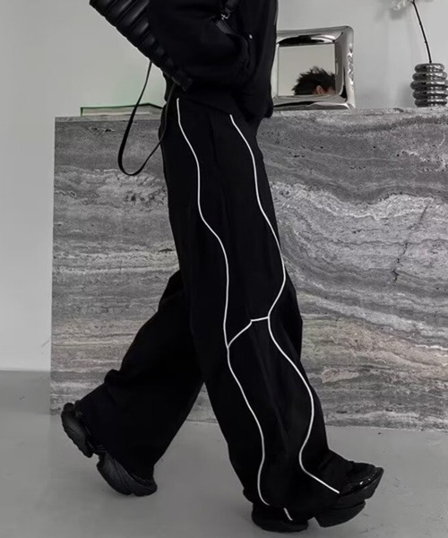 NOWLE(ノウル)の「【NOWLE】スポーツミックス サイドライン イージー パンツ(その他パンツ・メンズ・ブラック・MEDIUM/LARGE/X-LARGE)」の4枚目の写真