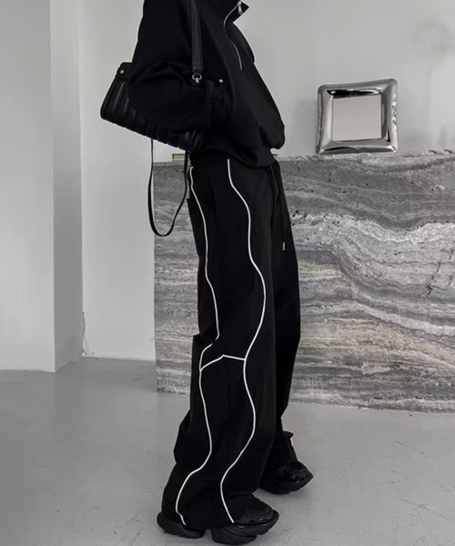 NOWLE(ノウル)の「【NOWLE】スポーツミックス サイドライン イージー パンツ(その他パンツ・メンズ・ブラック・MEDIUM/LARGE/X-LARGE)」の5枚目の写真